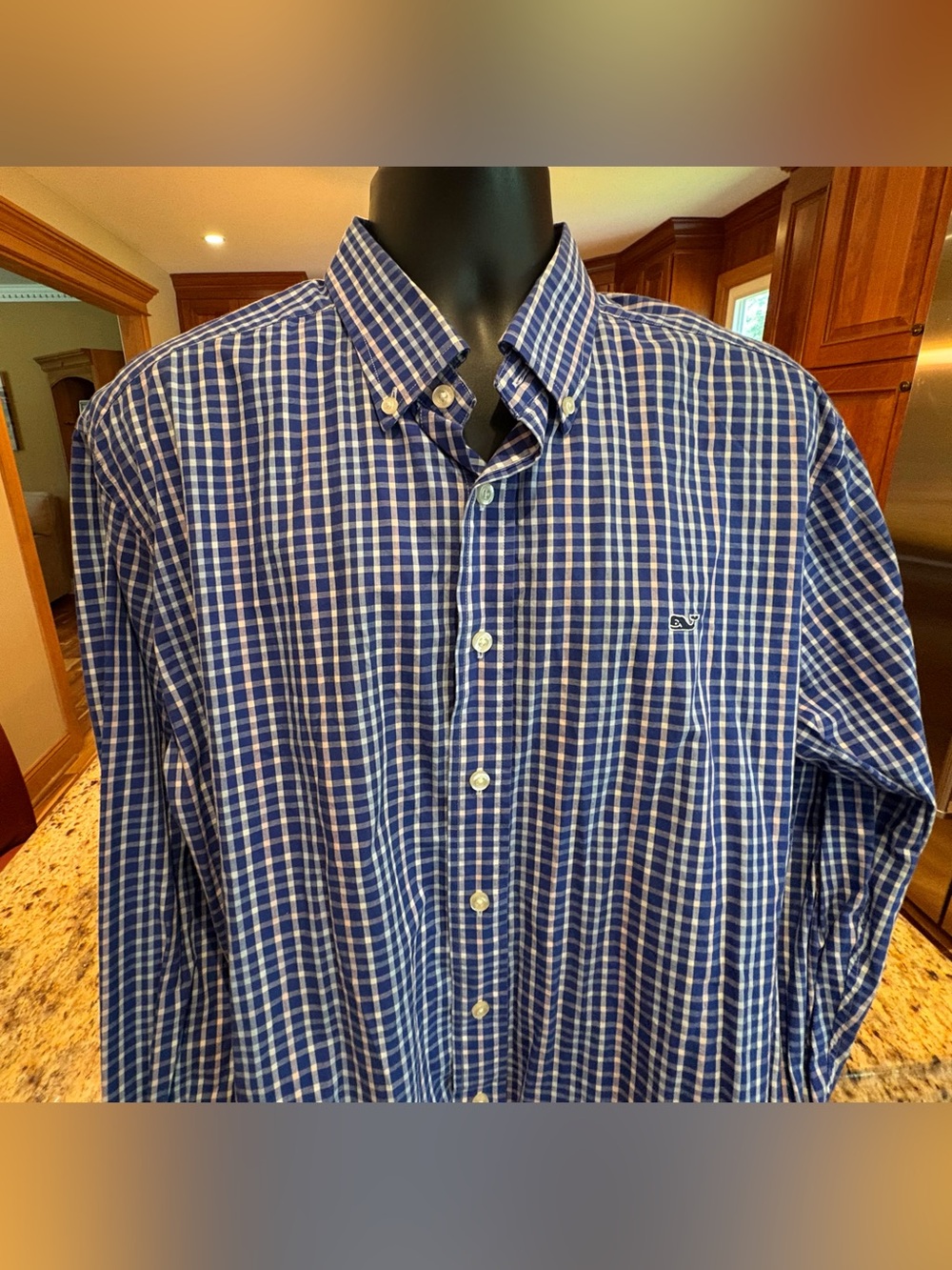 Vineyard Vines men’s button front shirt.‎ Sharp blue/white plaid w/iconic logo.